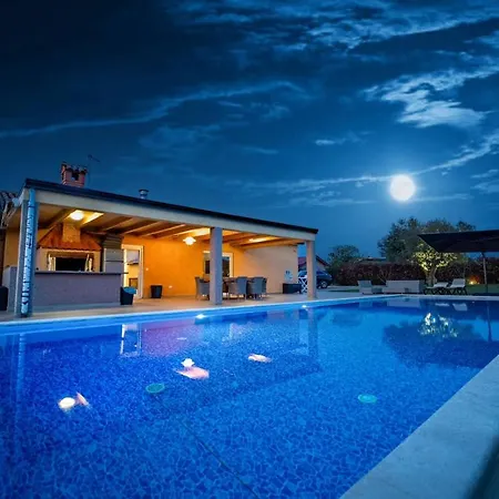 Absolute Privacy * Novigrad Istria